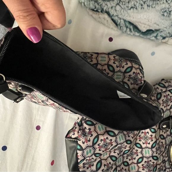 Rossetti tote with Detachable clutch - Picture 2 of 6